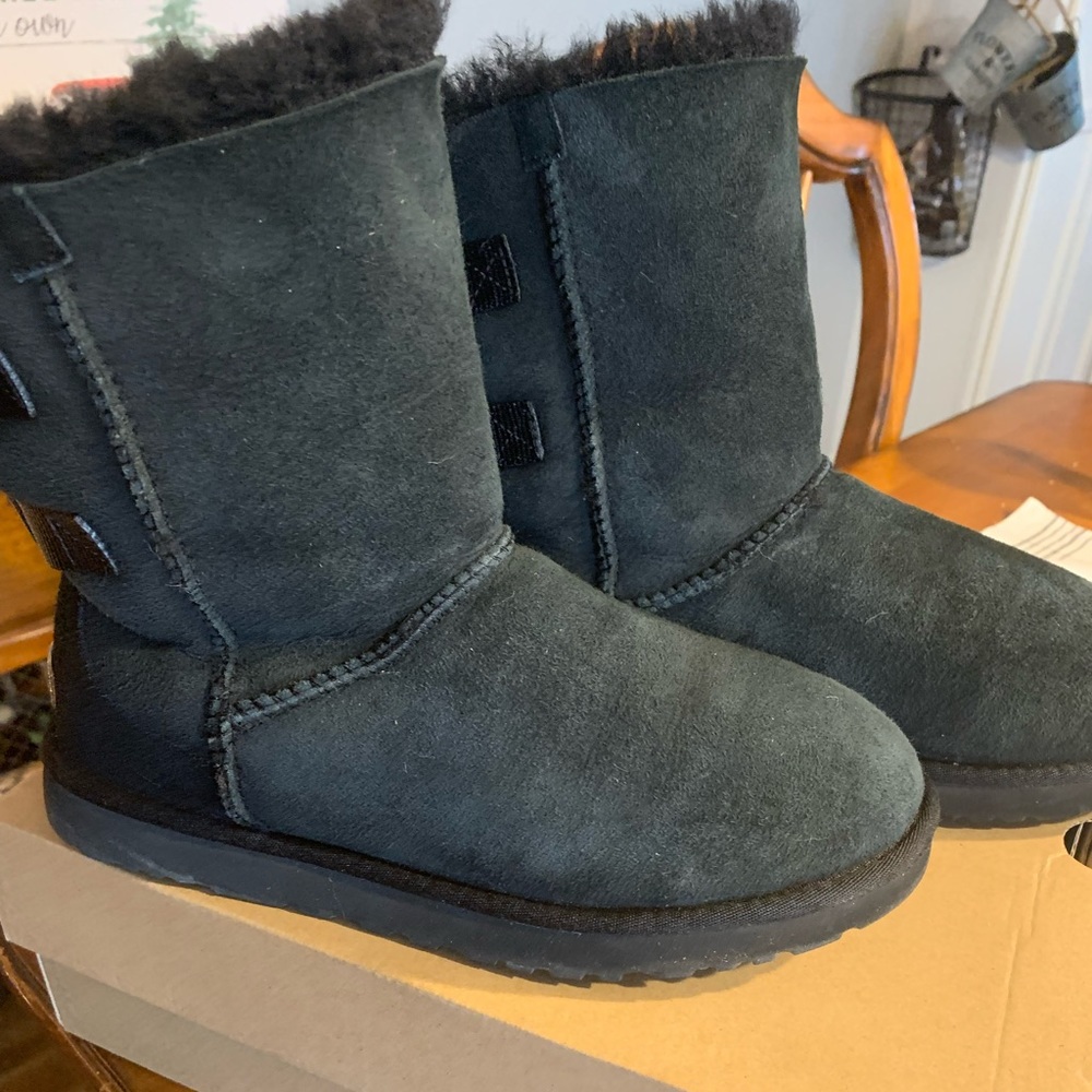 UGG Fairmont black boots